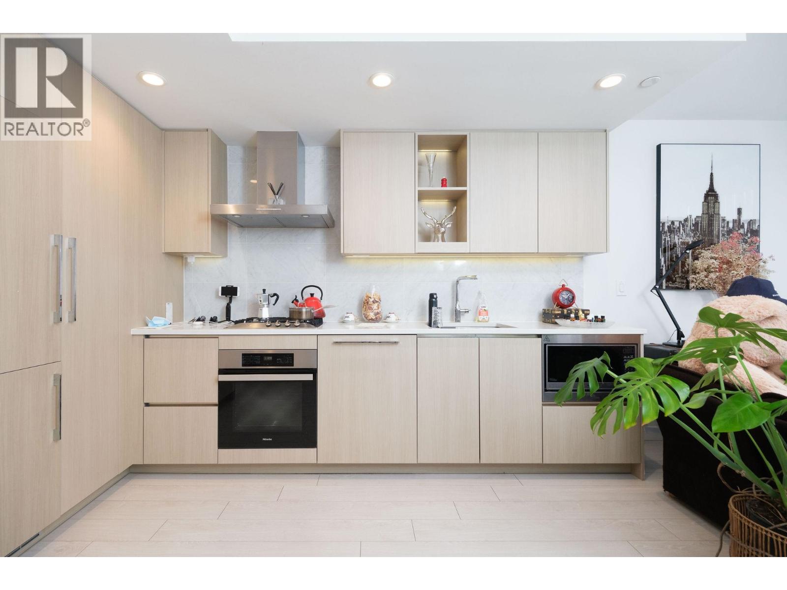 905 1768 Cook Street, Vancouver, British Columbia  V5Y 0N3 - Photo 4 - R3154934