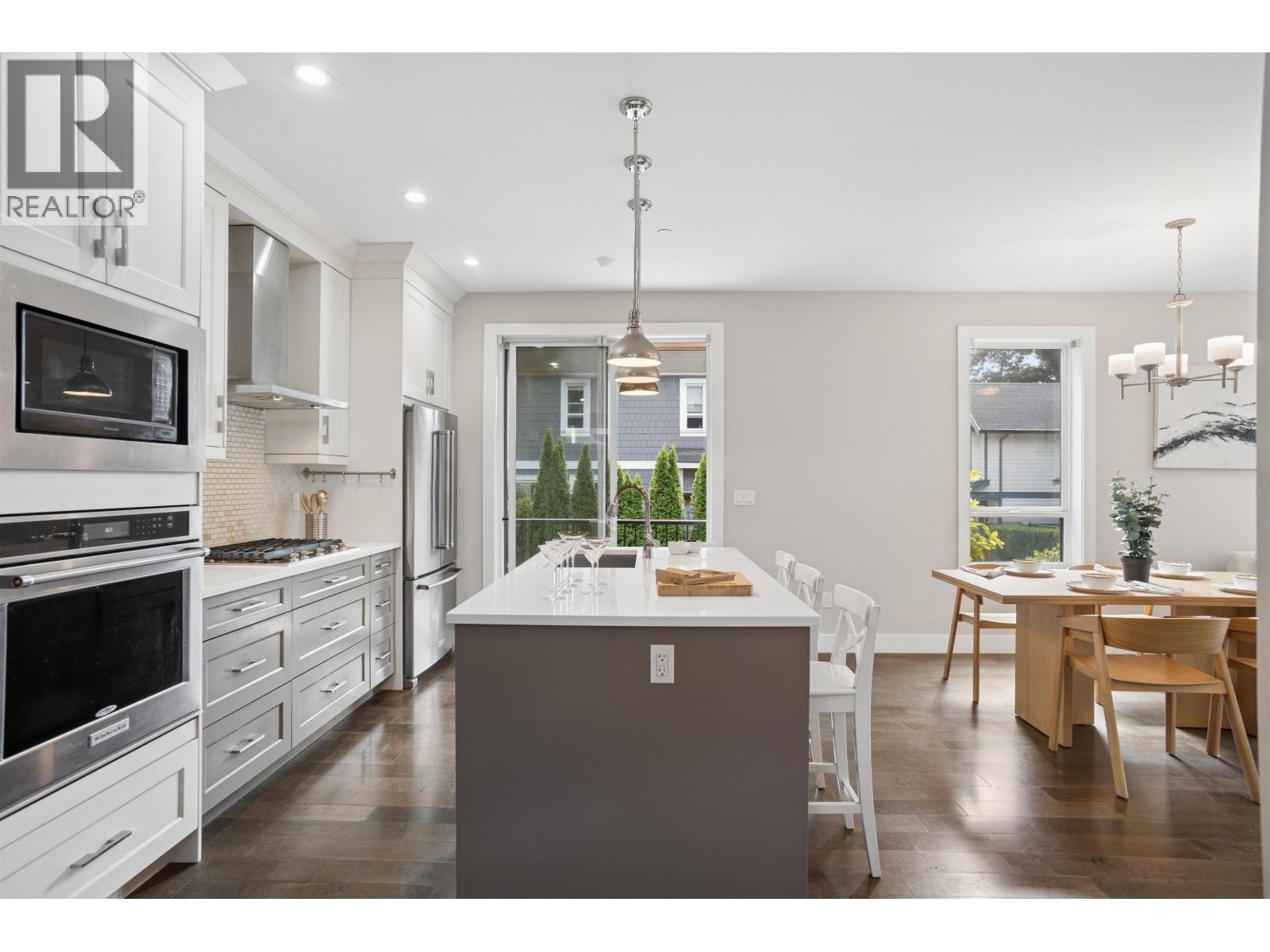 2020 Carson Court, North Vancouver, British Columbia V7M 0E1 - Photo 10 - R3154967