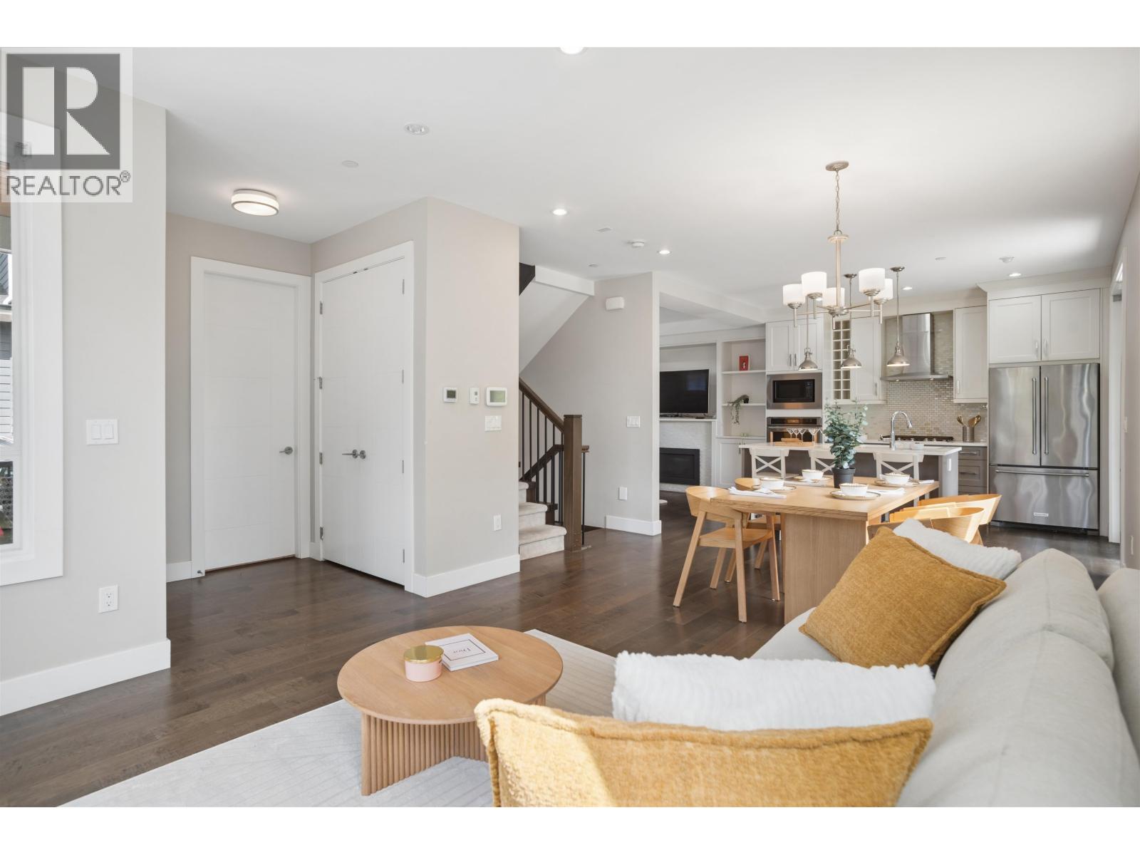 2020 Carson Court, North Vancouver, British Columbia V7M 0E1 - Photo 11 - R3154967