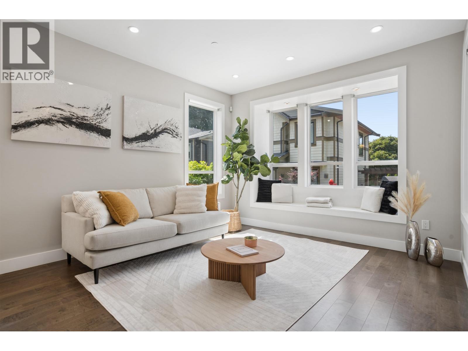 2020 Carson Court, North Vancouver, British Columbia V7M 0E1 - Photo 9 - R3154967