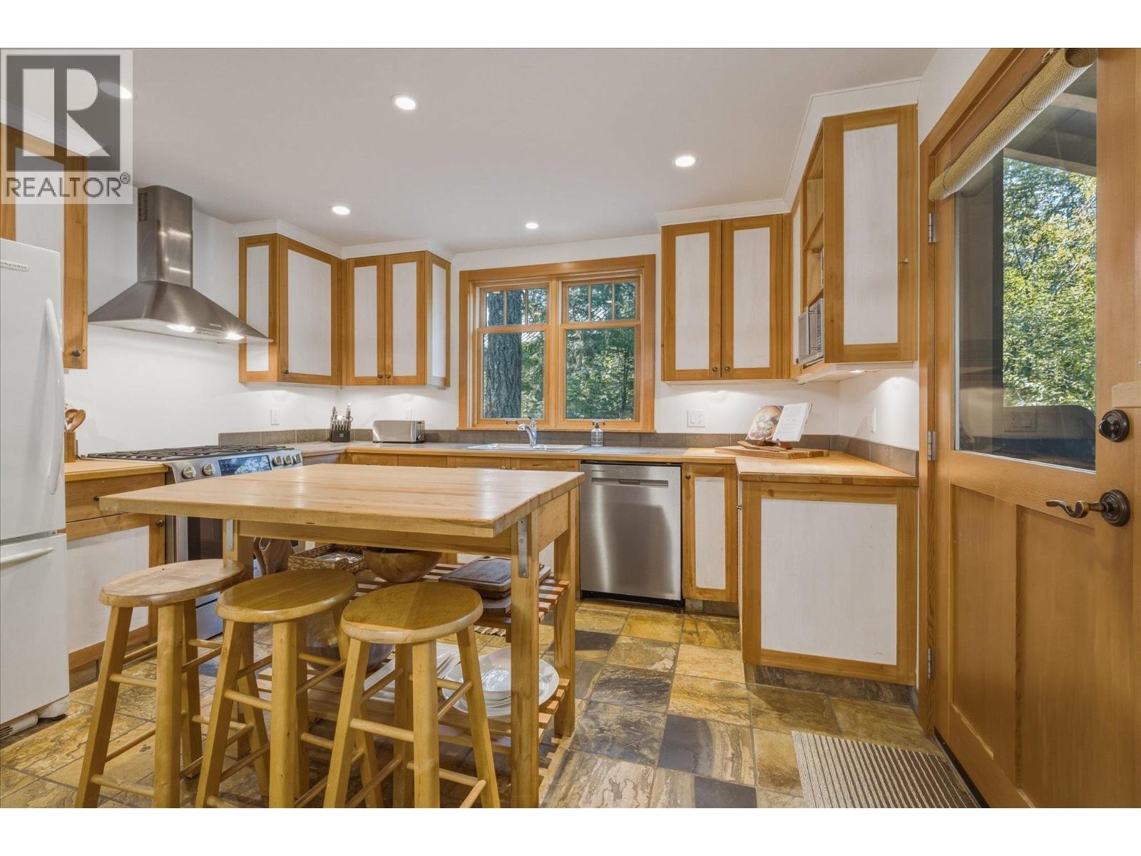 5 Garibaldi Drive, Whistler, British Columbia  V8E 0A7 - Photo 7 - R3154978