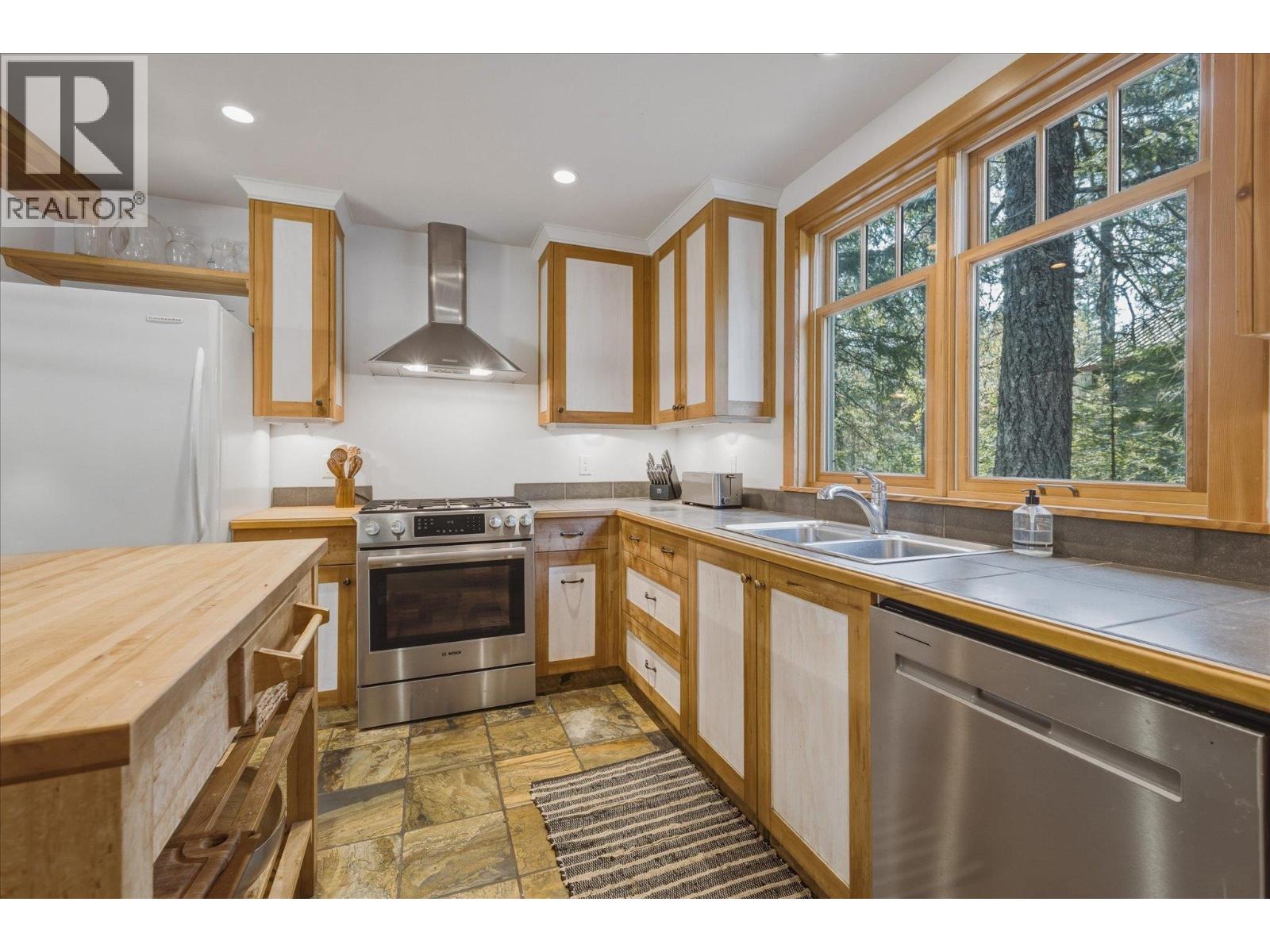 5 Garibaldi Drive, Whistler, British Columbia  V8E 0A7 - Photo 8 - R3154978