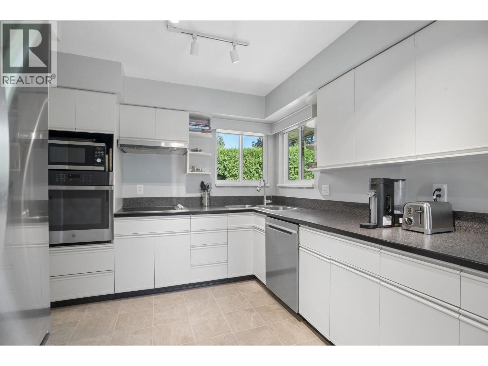 12498 202b Street, Maple Ridge, British Columbia V2X 9X3 - Photo 12 - R3154616