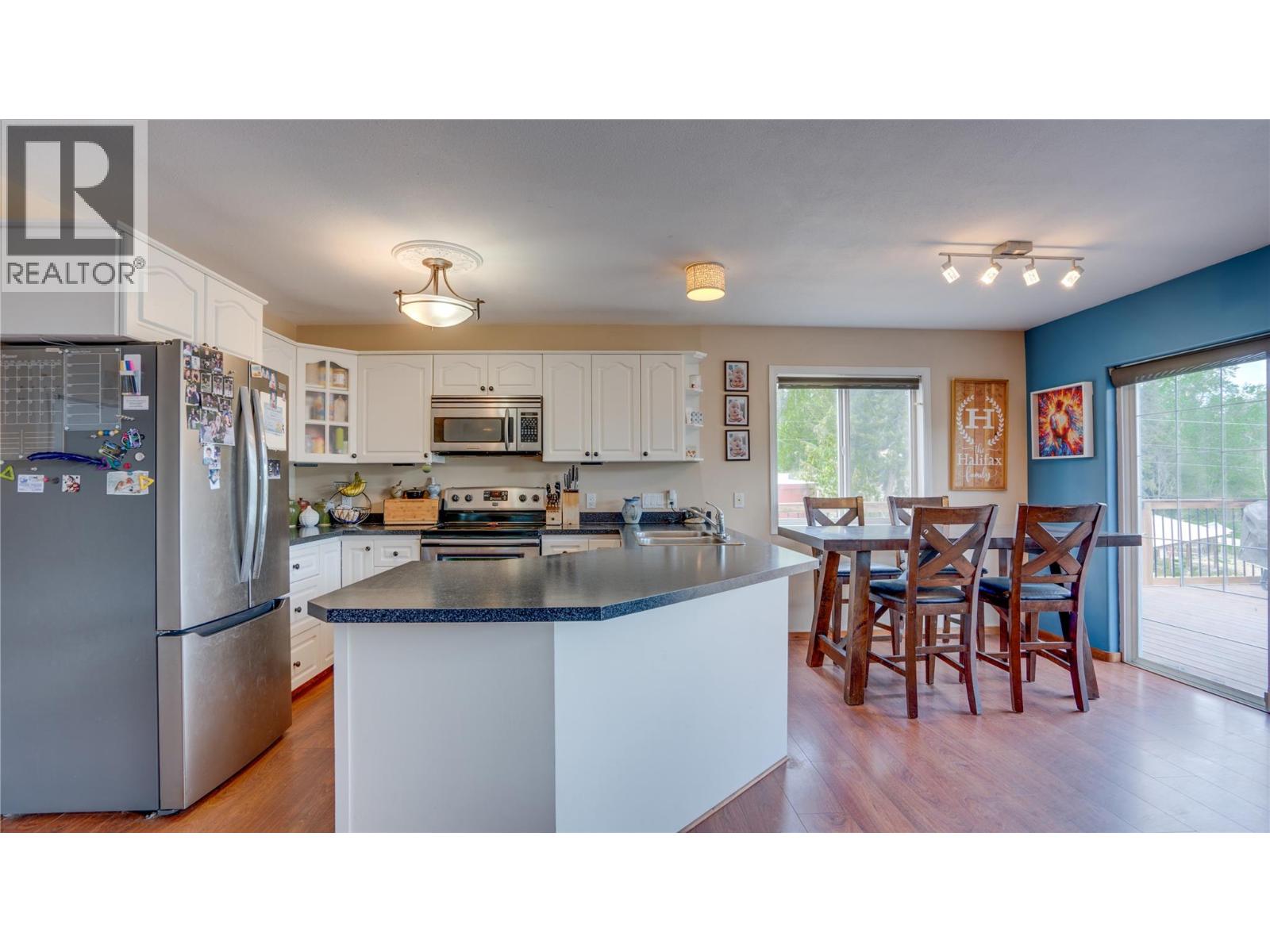 2086 Yankee Flats Road, Salmon Arm, British Columbia  V1E 3J3 - Photo 13 - 10387128