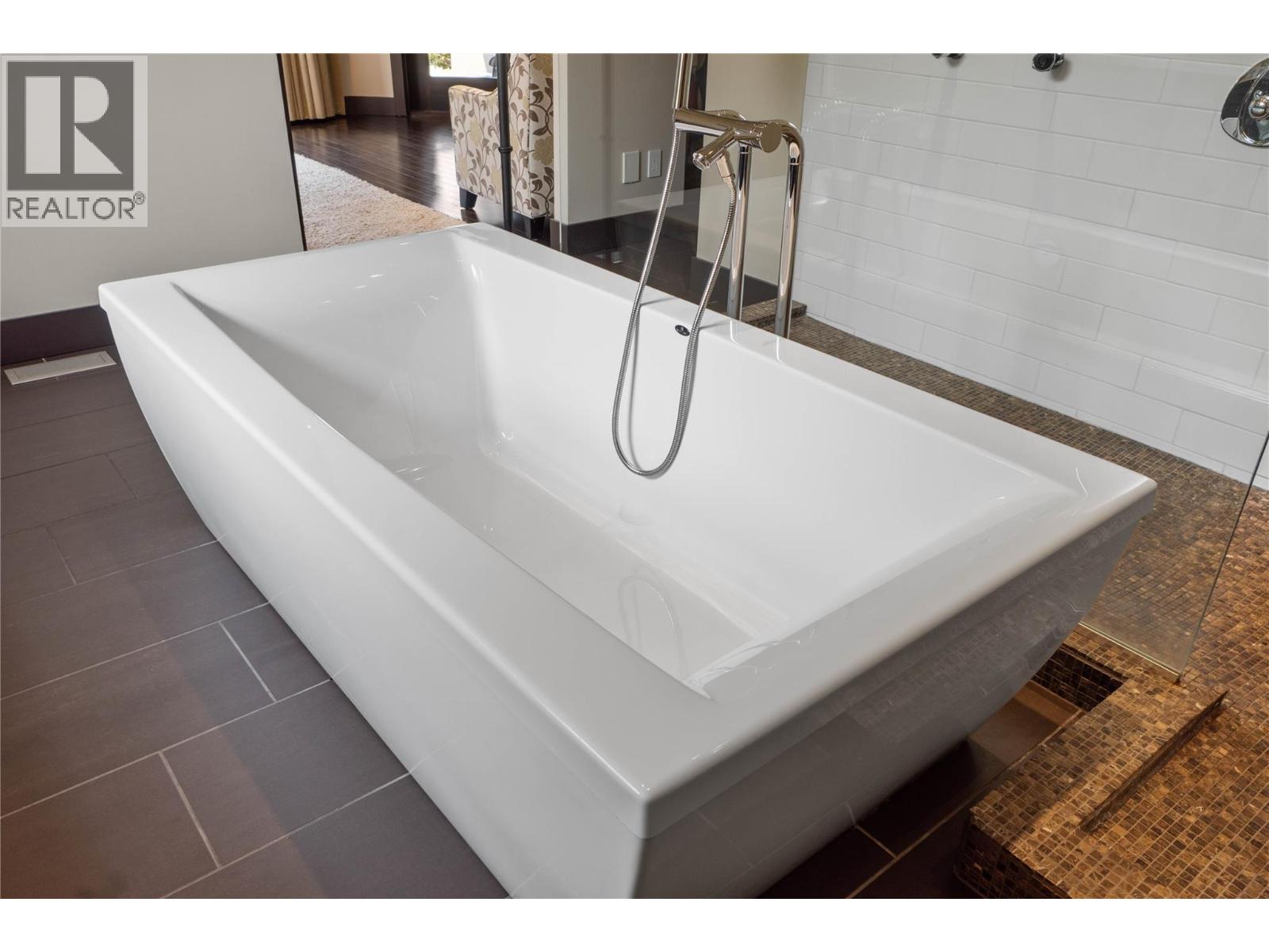 3020 Kicking Horse Drive, Kamloops, British Columbia  V2E 2T6 - Photo 21 - 10397270