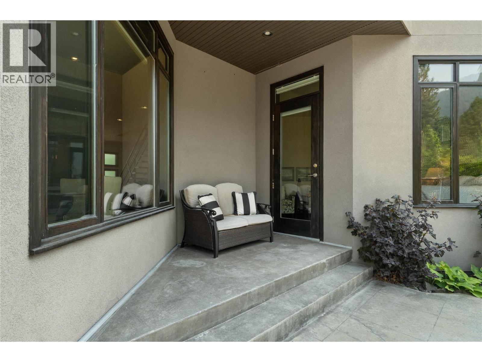 3020 Kicking Horse Drive, Kamloops, British Columbia  V2E 2T6 - Photo 13 - 10397270