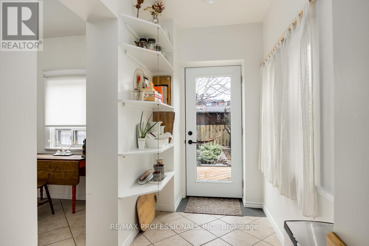 1381 Lansdowne Avenue, Toronto, Ontario M6H 3Z9 - Photo 14 - W13664722