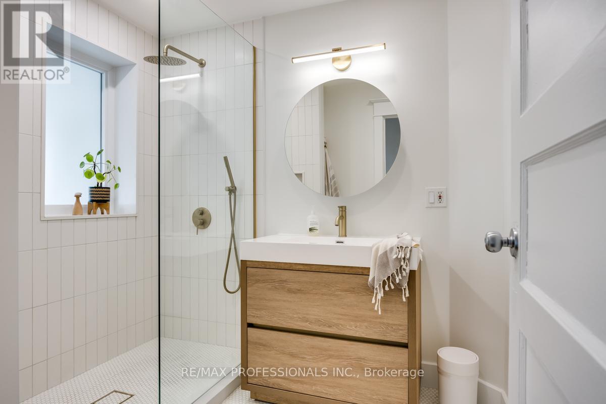 1381 Lansdowne Avenue, Toronto, Ontario M6H 3Z9 - Photo 27 - W13664722