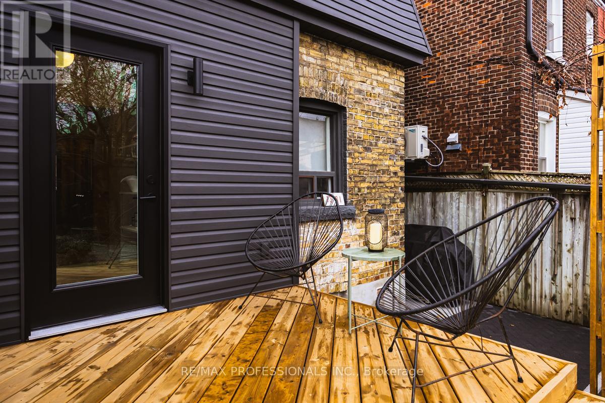 1381 Lansdowne Avenue, Toronto, Ontario M6H 3Z9 - Photo 34 - W13664722
