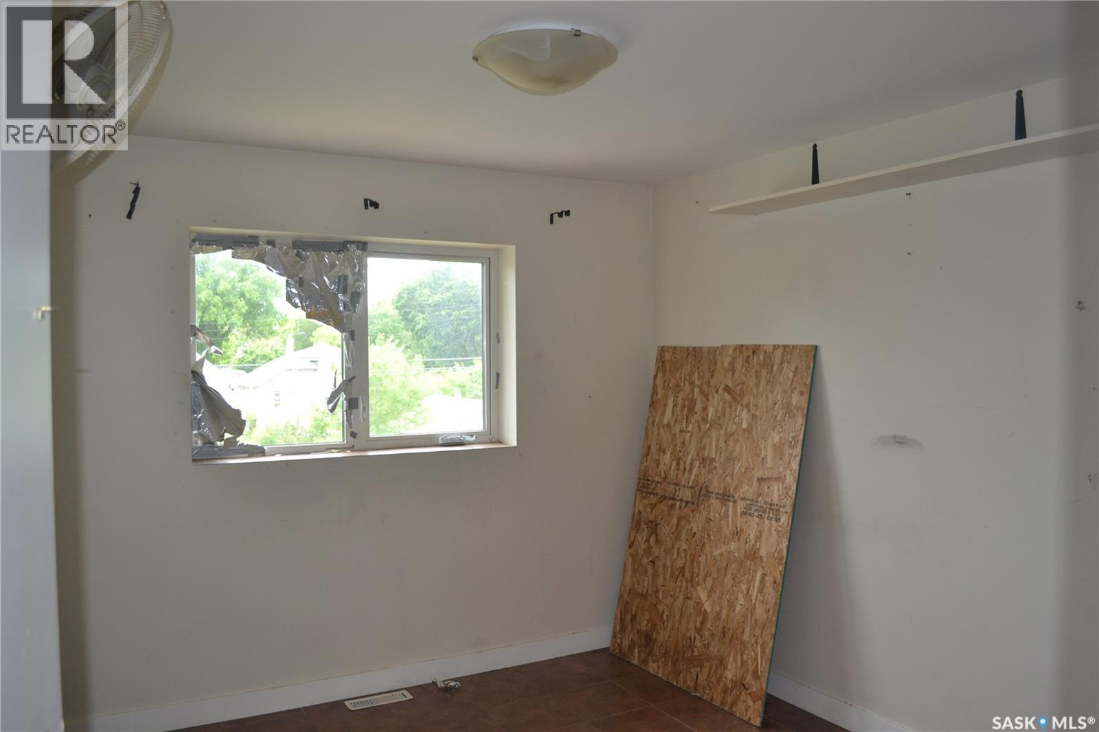 417 S Avenue S, Saskatoon, Saskatchewan  S7M 3A3 - Photo 5 - SK043443