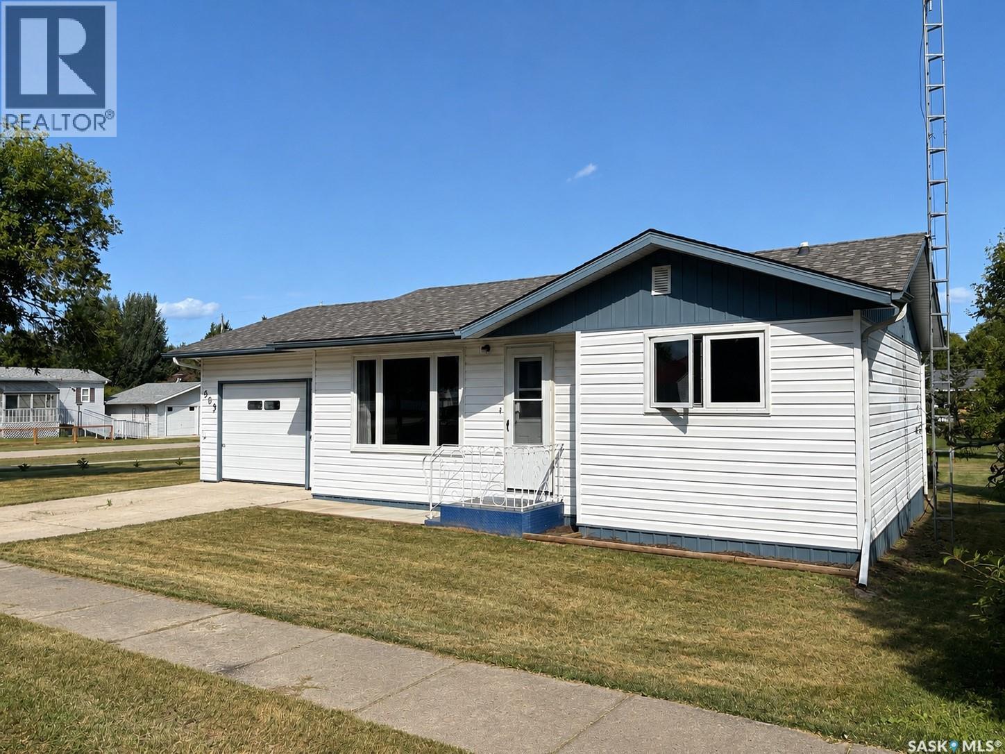 303 Louis Street, Neudorf, Saskatchewan  S0A 2T0 - Photo 3 - SK045058