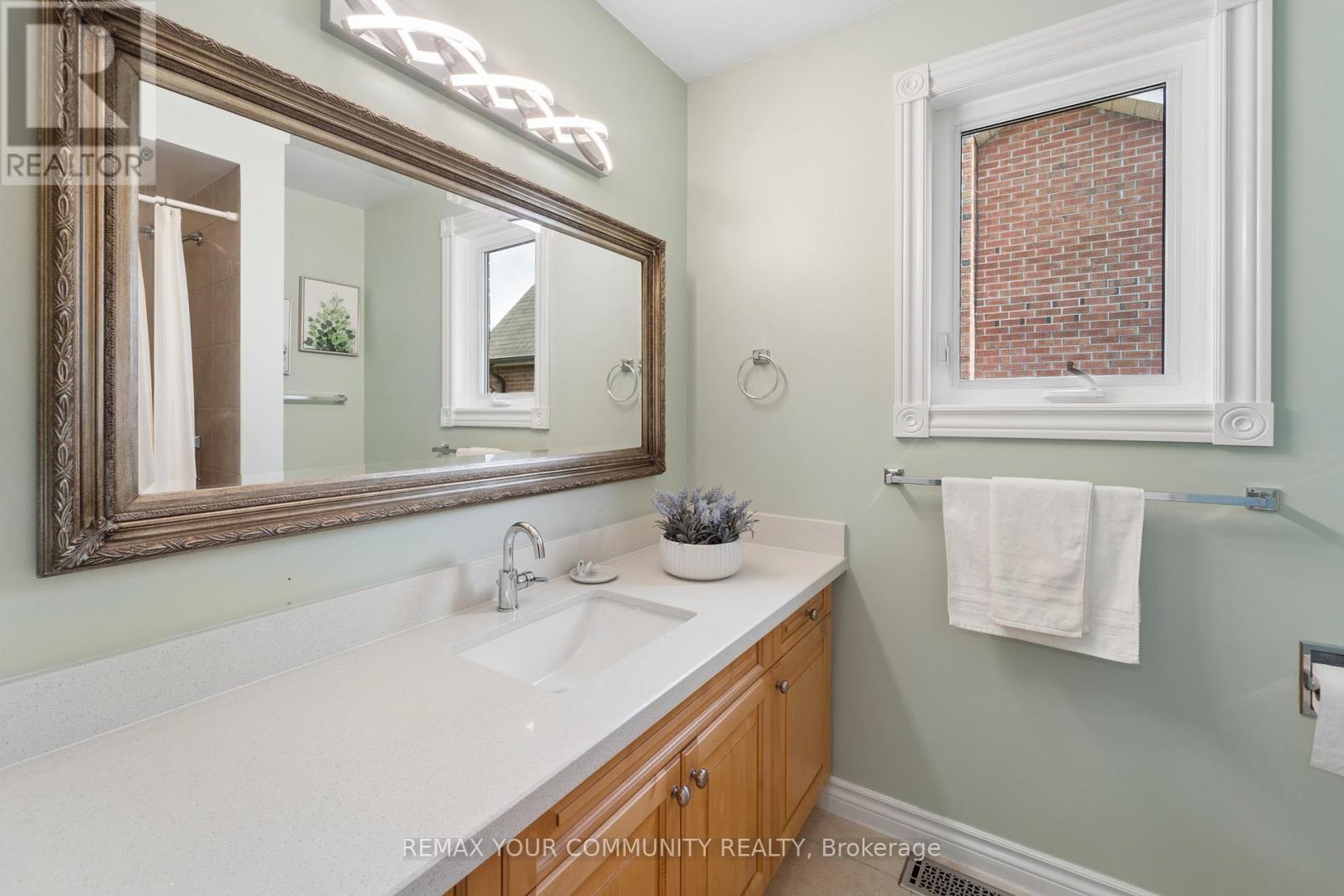 5 Carriage Lane, Clarington, Ontario  L1E 1J9 - Photo 29 - E13664284