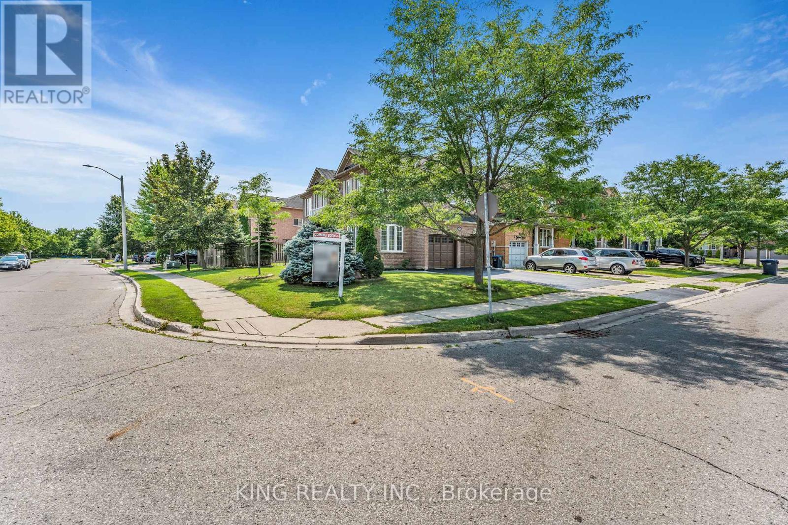 100 Pantomine Boulevard, Brampton, Ontario  L6Y 5N4 - Photo 3 - W13664366