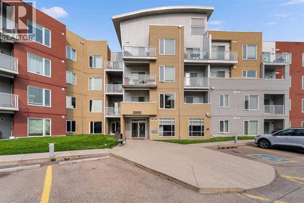 2405, 604 East Lake Boulevard NE, airdrie, Alberta