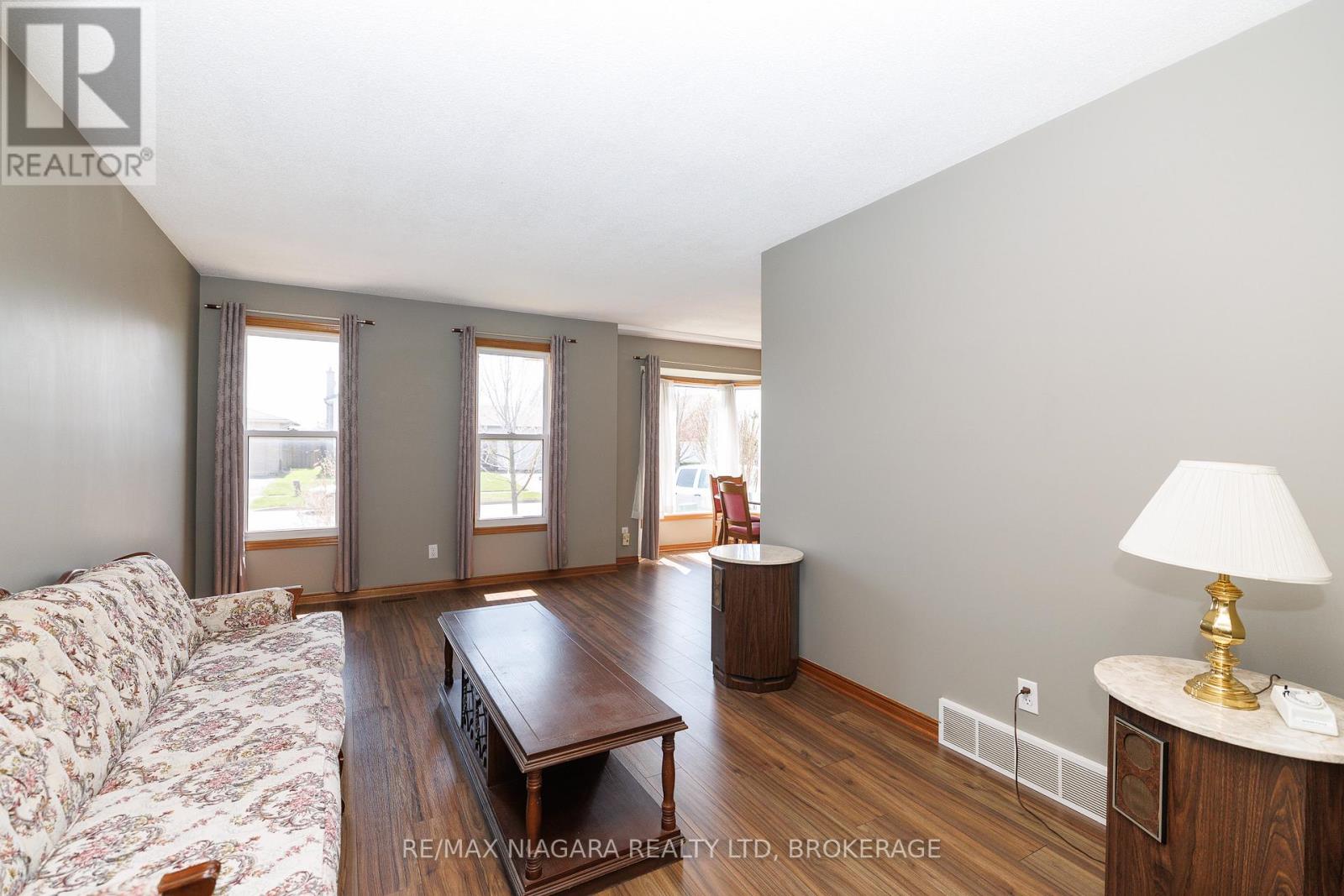 7821 Windfield Street, Niagara Falls, Ontario  L2H 2X5 - Photo 5 - X13046230