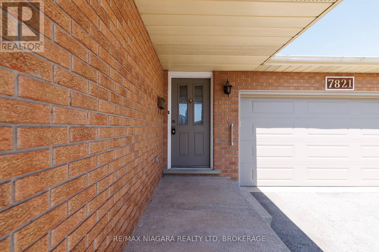 7821 Windfield Street, Niagara Falls, Ontario  L2H 2X5 - Photo 3 - X13046230