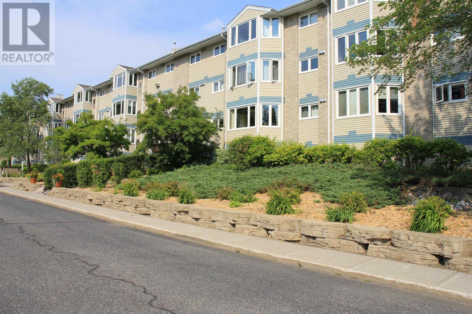 320 500 Toledo Street, Thunder Bay, Ontario