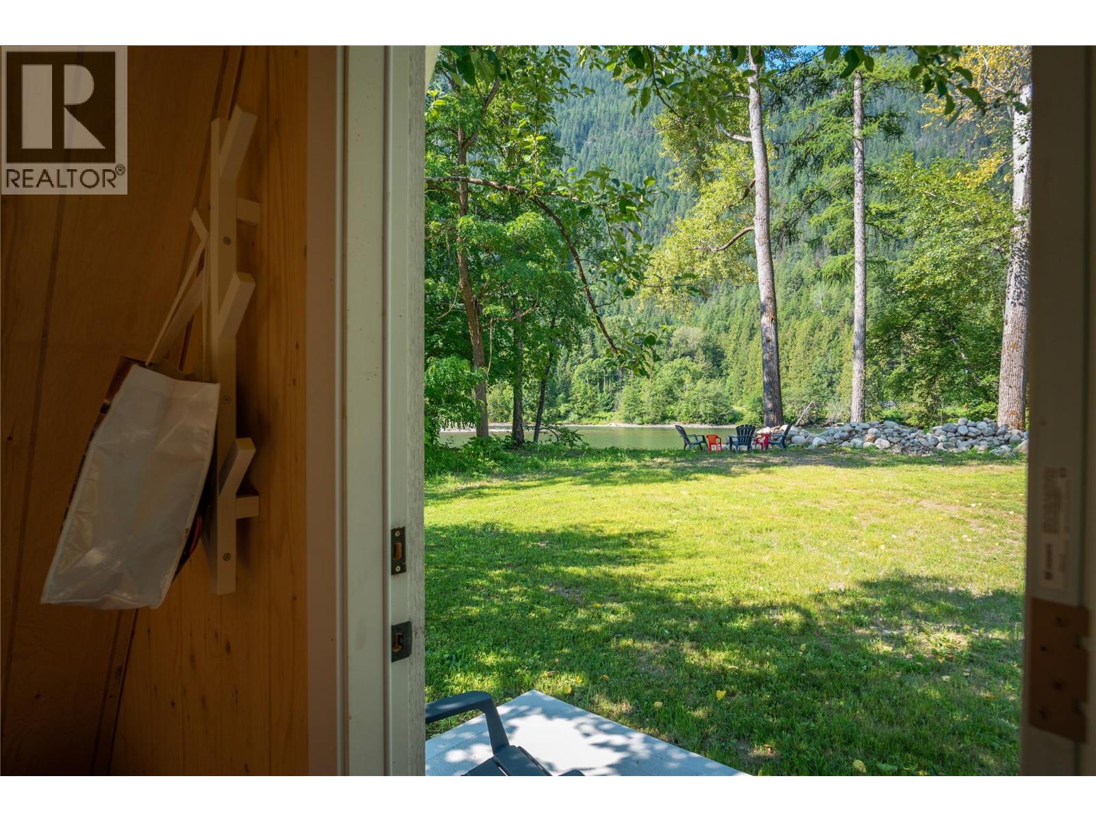 3045 Bower Road, Slocan Park, British Columbia  V0G 2E0 - Photo 9 - 10396365