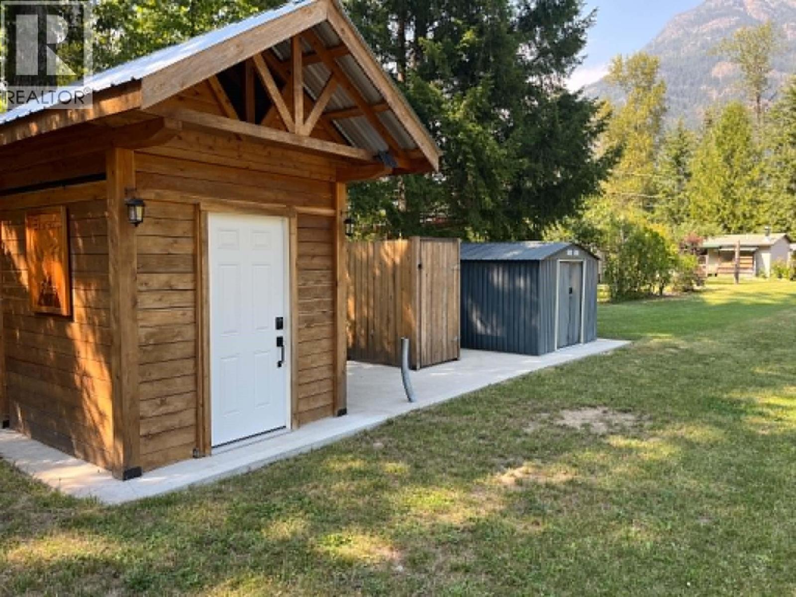 3045 Bower Road, Slocan Park, British Columbia  V0G 2E0 - Photo 10 - 10396365