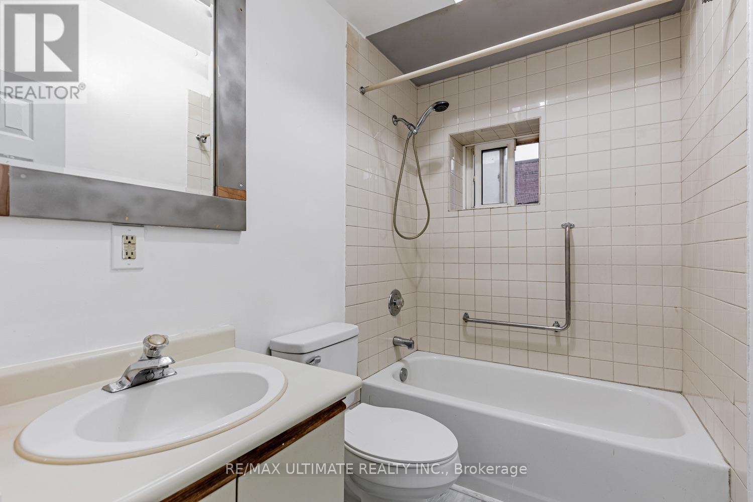5 - 996 Queen Street E, Toronto, Ontario M4M 1K1 - Photo 11 - E13664730