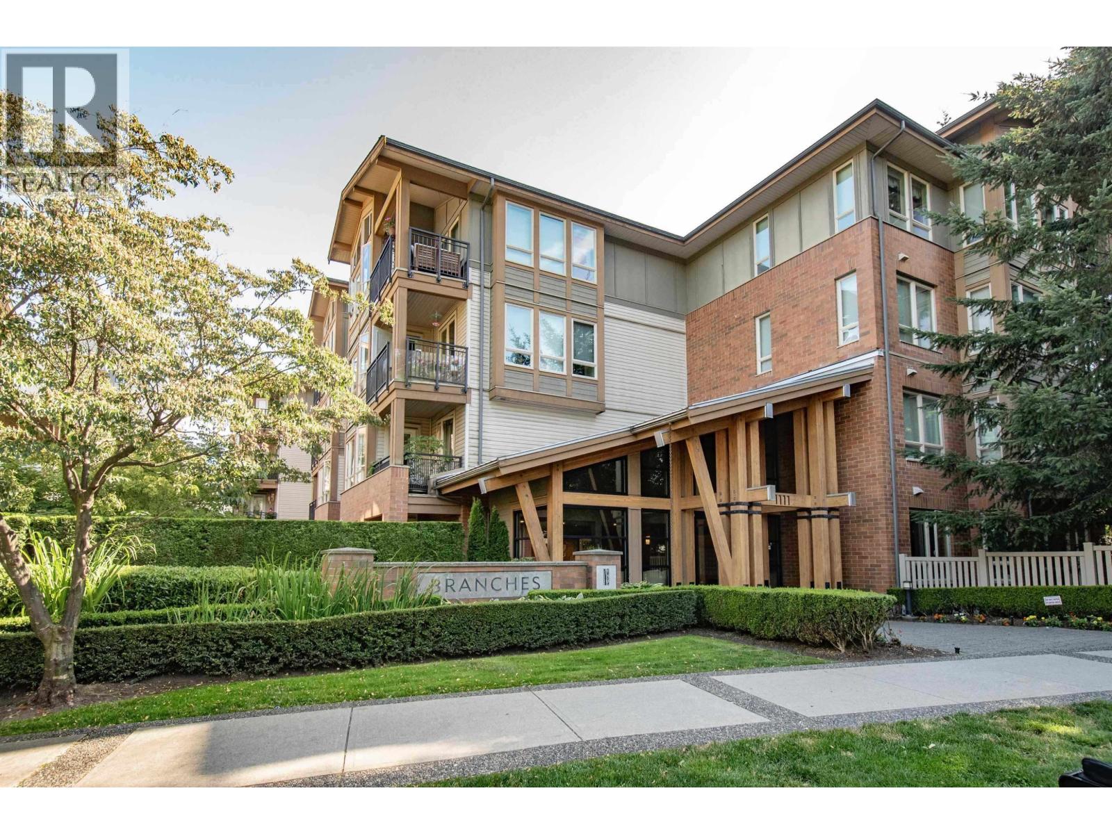 318 1111 E 27TH STREET, North Vancouver, British Columbia