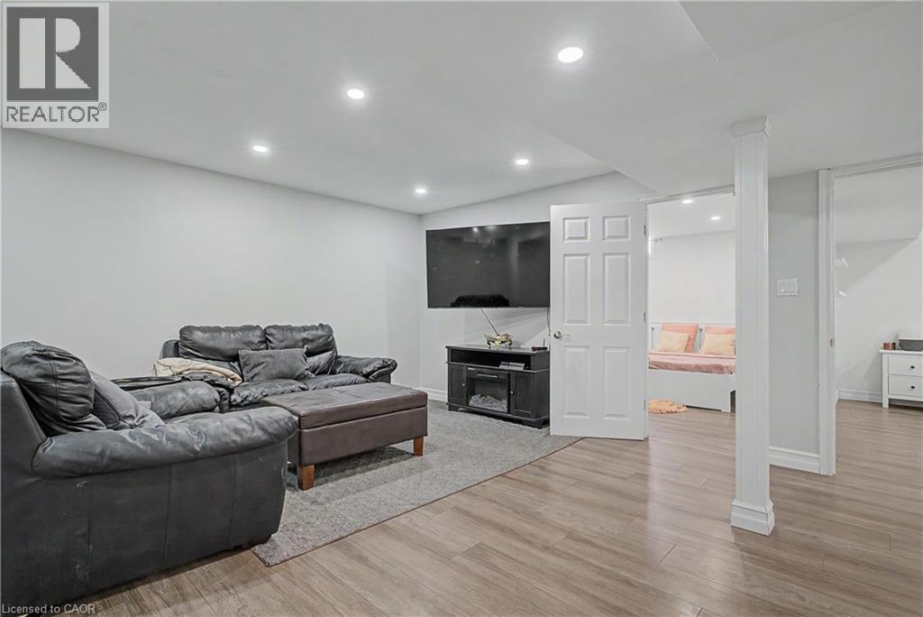 18 Gowinlock Court, Cambridge, Ontario  N1T 1N2 - Photo 39 - 40854767