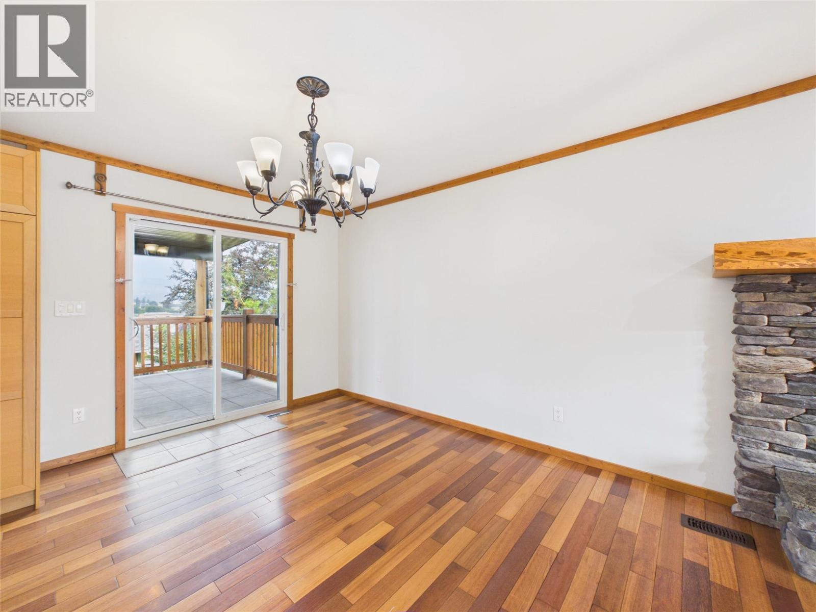 221 27th Avenue S, Cranbrook, British Columbia V1C 3J4 - Photo 13 - 10396197