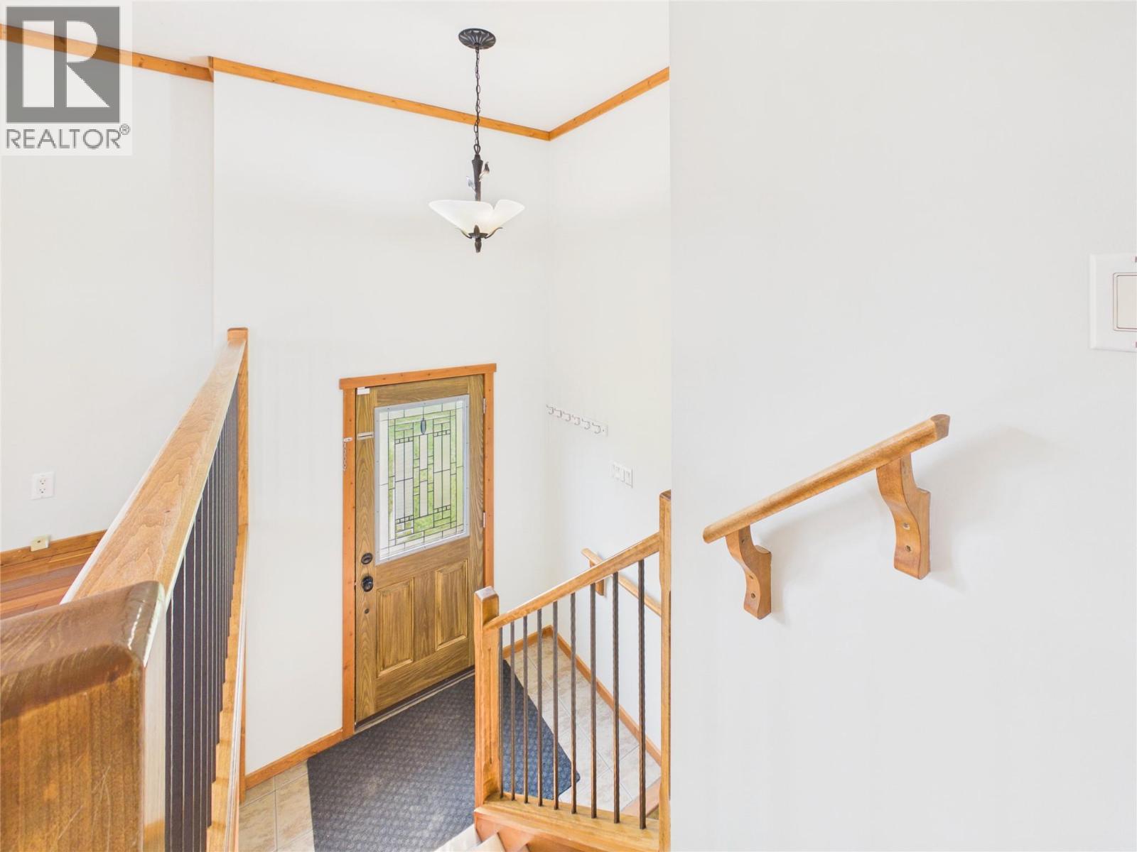 221 27th Avenue S, Cranbrook, British Columbia V1C 3J4 - Photo 25 - 10396197