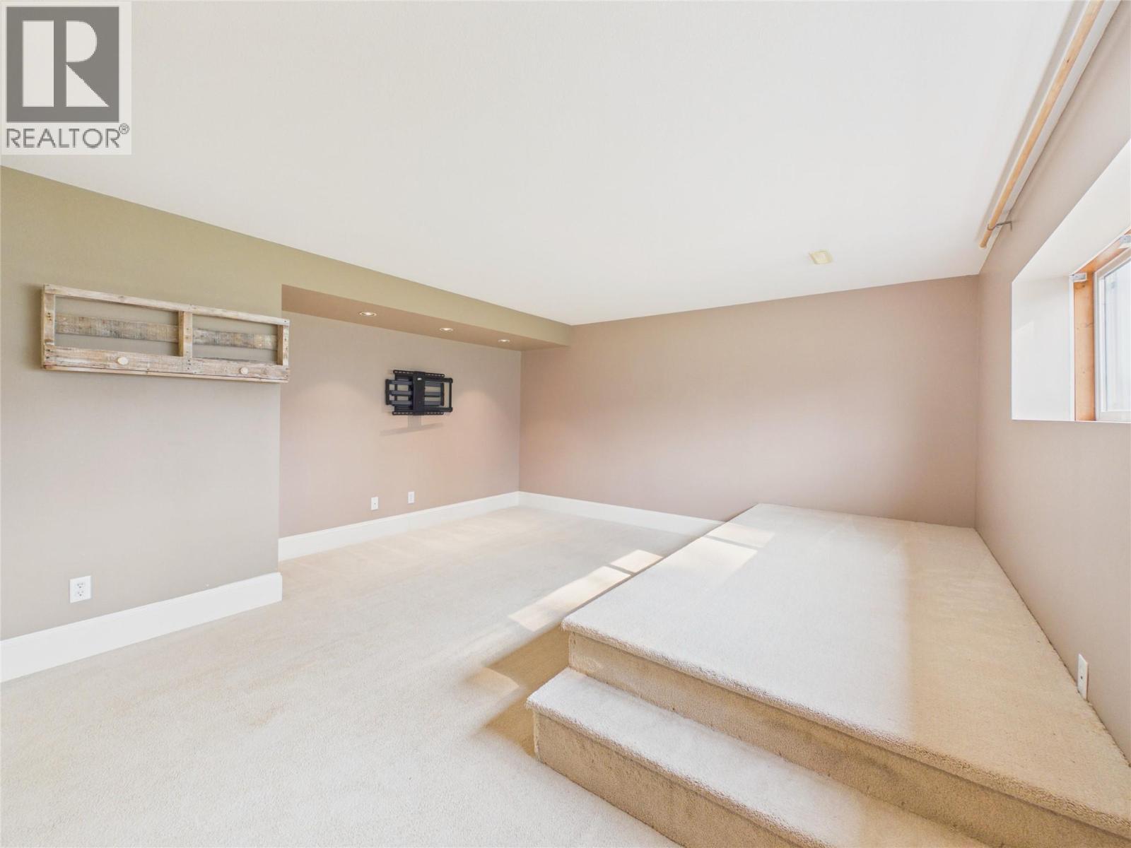 221 27th Avenue S, Cranbrook, British Columbia V1C 3J4 - Photo 27 - 10396197