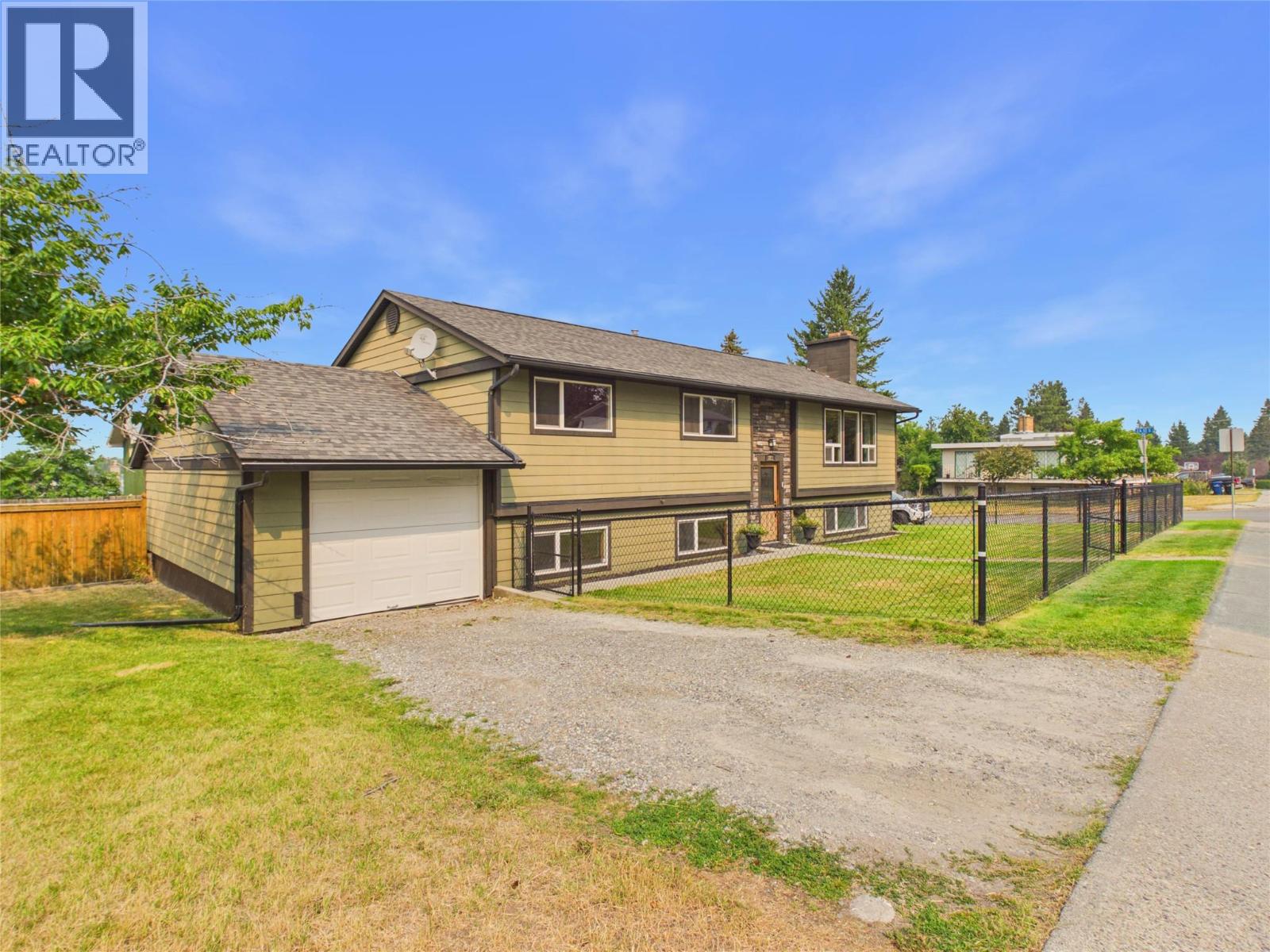 221 27th Avenue S, Cranbrook, British Columbia V1C 3J4 - Photo 44 - 10396197