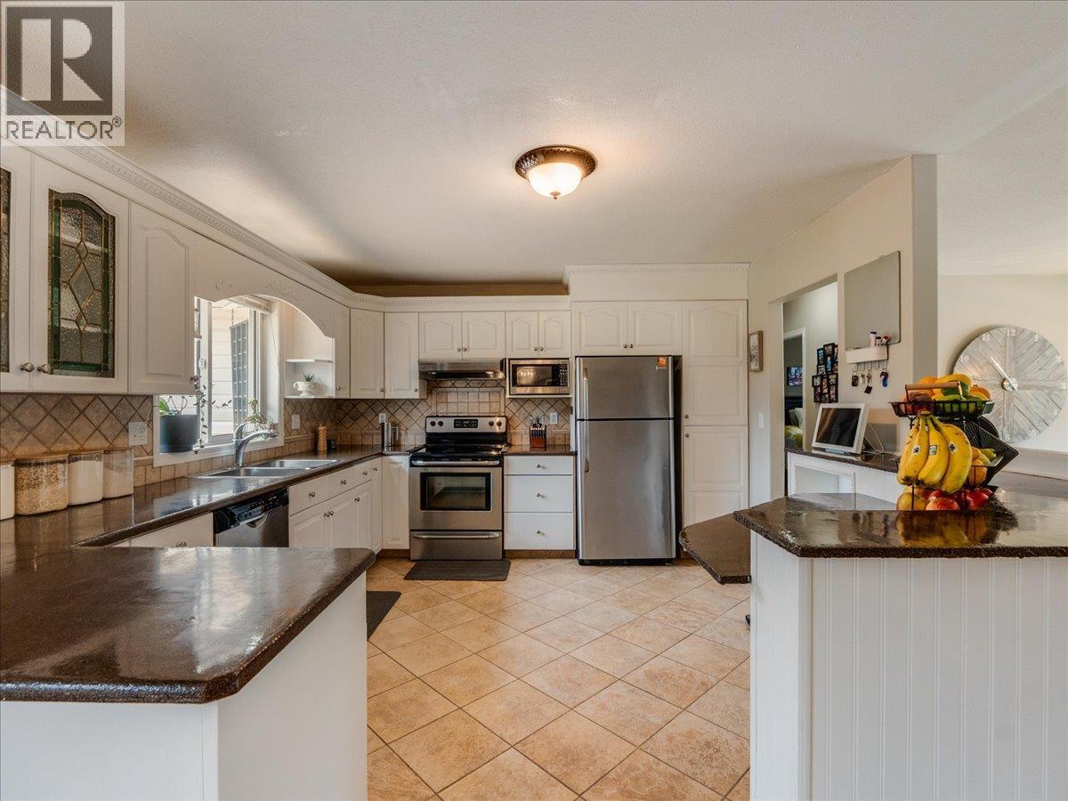1328 Glendale Avenue, Salmo, British Columbia  V0G 1Z0 - Photo 11 - 10396699