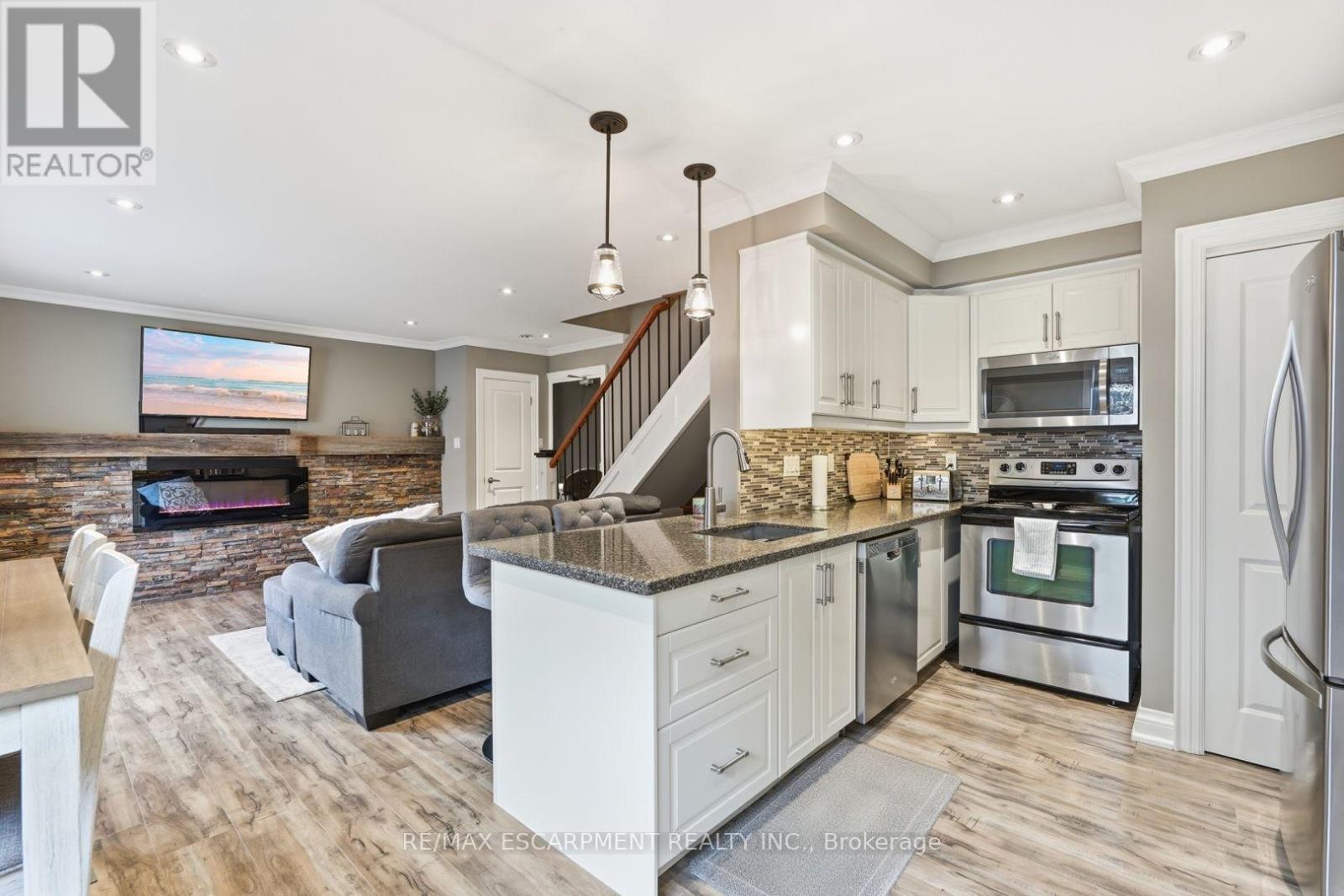 6 - 469 Claridge Road, Burlington, Ontario  L7N 2S1 - Photo 4 - W13664724