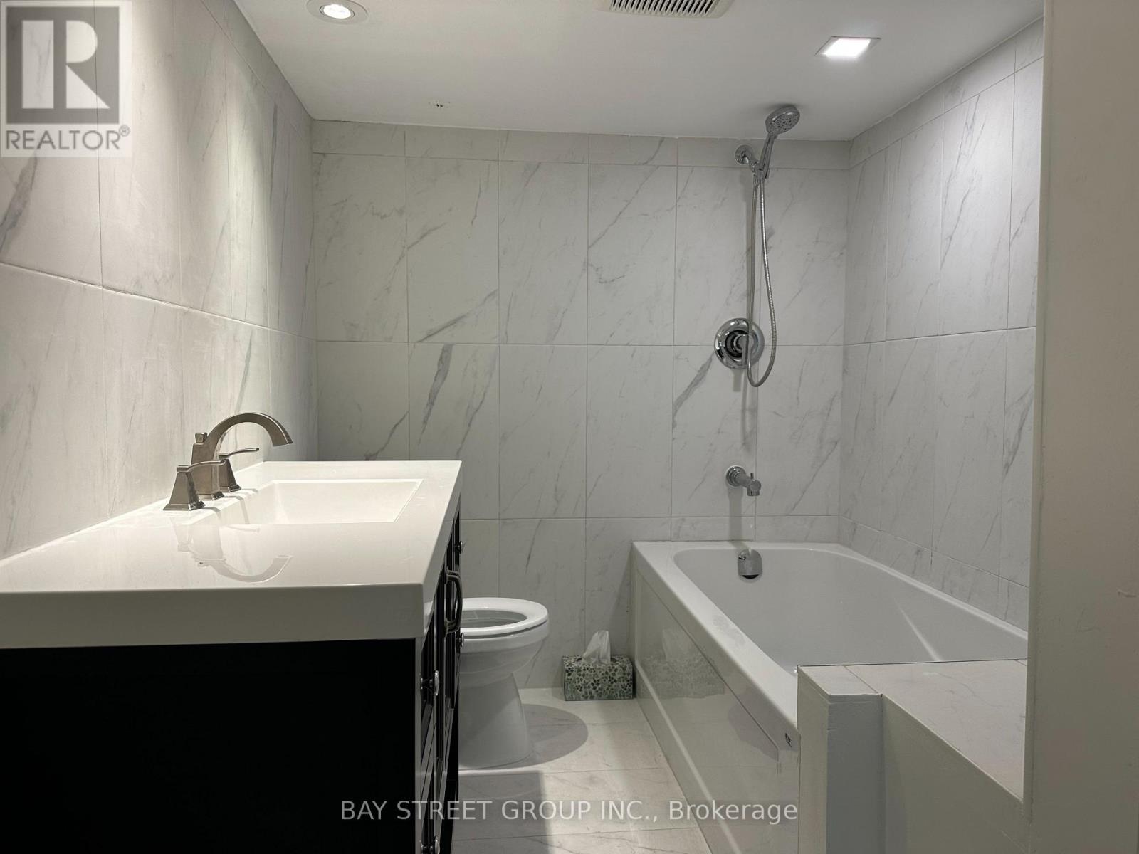 460 Chartwell Road, Oakville, Ontario L6J 4A5 - Photo 6 - W13664758