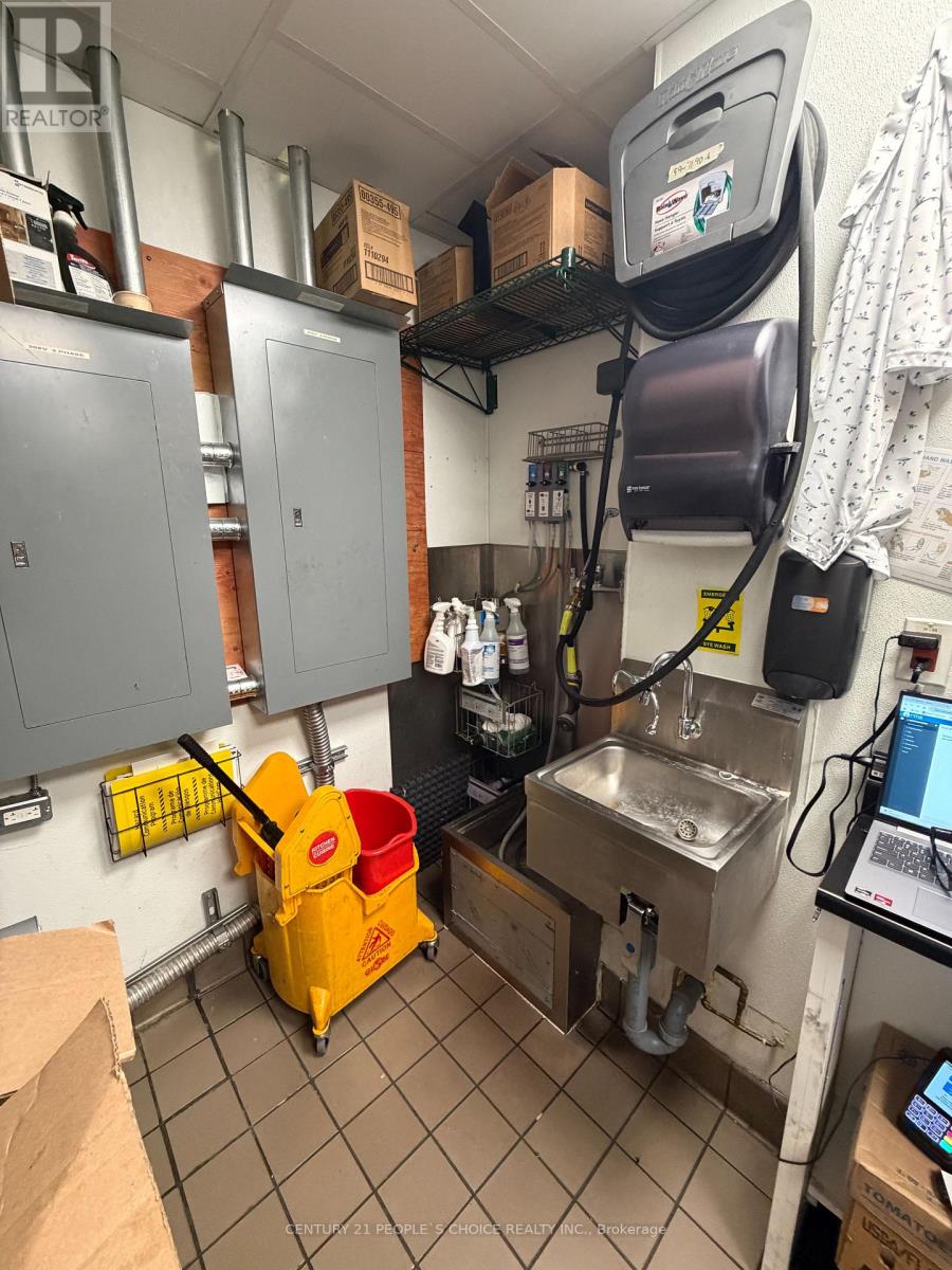 377 - 10 Dundas Street E, Toronto, Ontario  M5B 2L6 - Photo 9 - C13664020