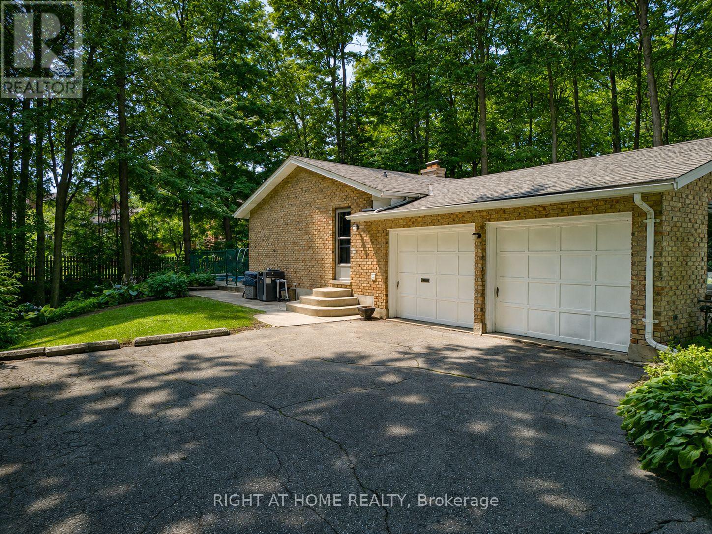 519 Oxbow Road, Waterloo, Ontario  N2K 1Y5 - Photo 5 - X13664766