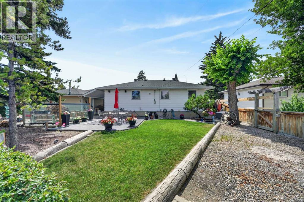 8008 36 Avenue NW, Calgary, Alberta  T3B 1W3 - Photo 37 - A2329770