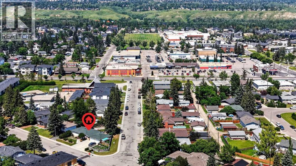 8008 36 Avenue NW, Calgary, Alberta  T3B 1W3 - Photo 10 - A2329770
