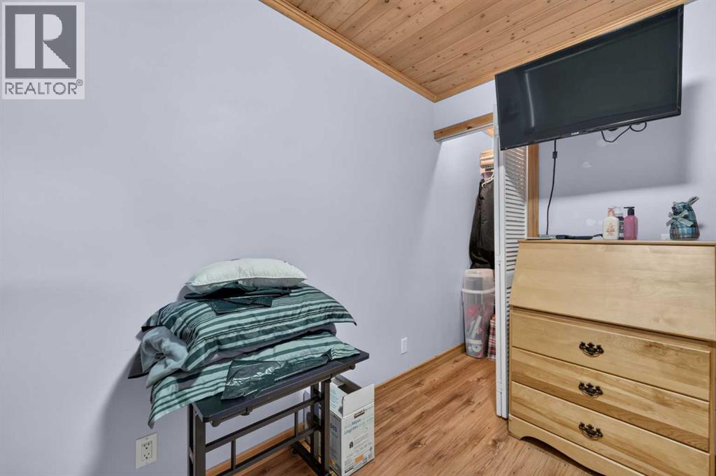 8008 36 Avenue NW, Calgary, Alberta  T3B 1W3 - Photo 22 - A2329770