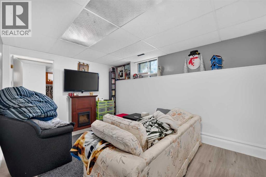 8008 36 Avenue NW, Calgary, Alberta  T3B 1W3 - Photo 25 - A2329770
