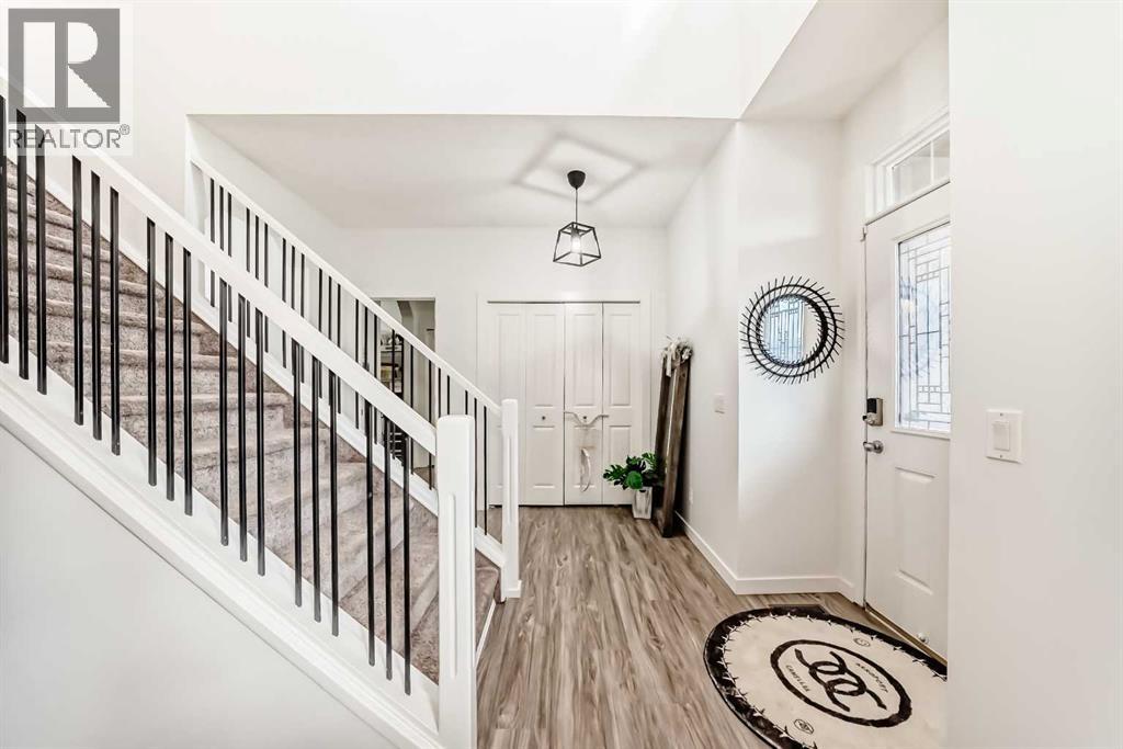 169 Aspenshire Drive Sw, Calgary, Alberta  T3H 0P5 - Photo 4 - A2331234
