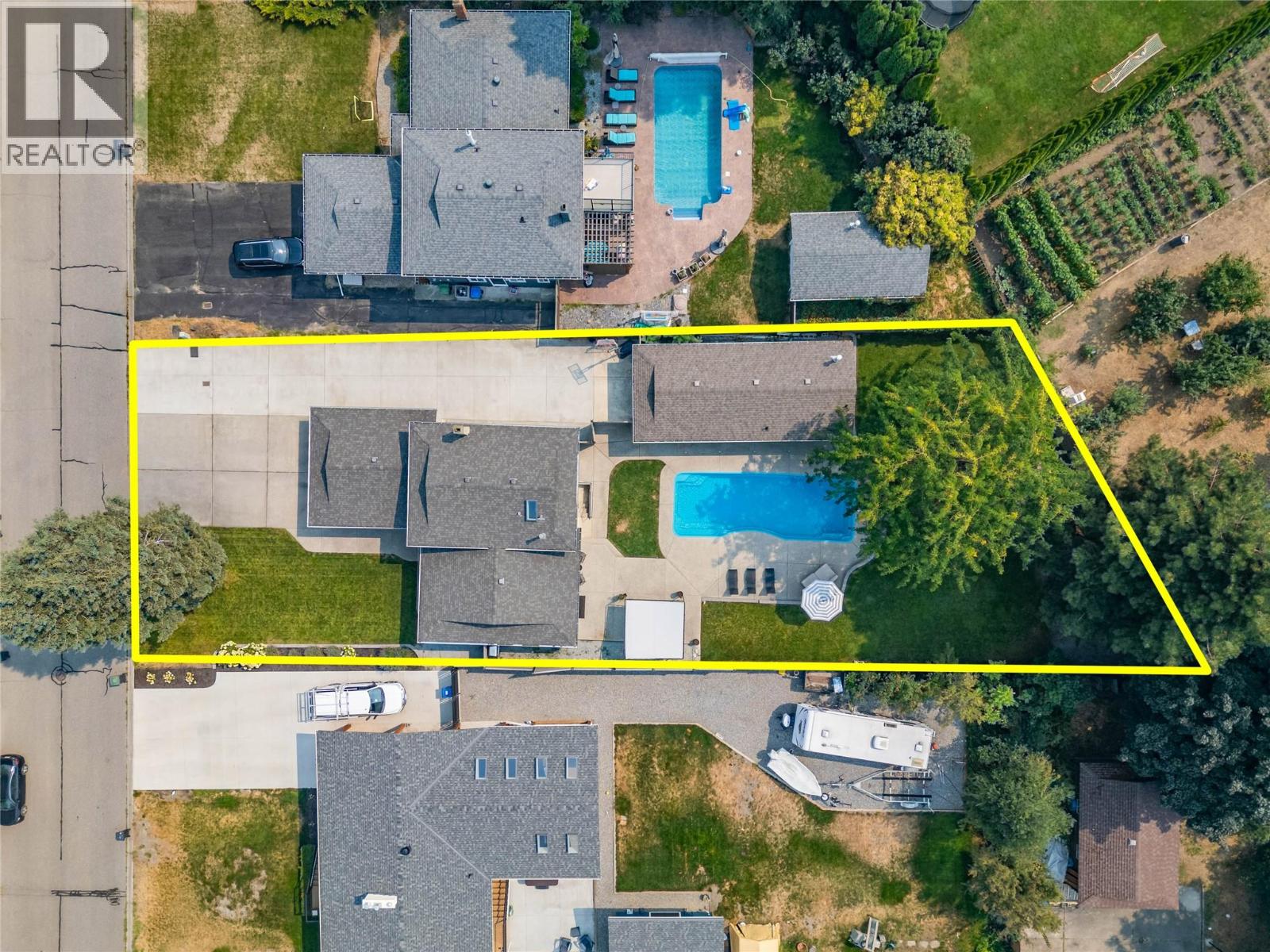 741 Turner Road, Kelowna, British Columbia  V1W 2L1 - Photo 2 - 10397485