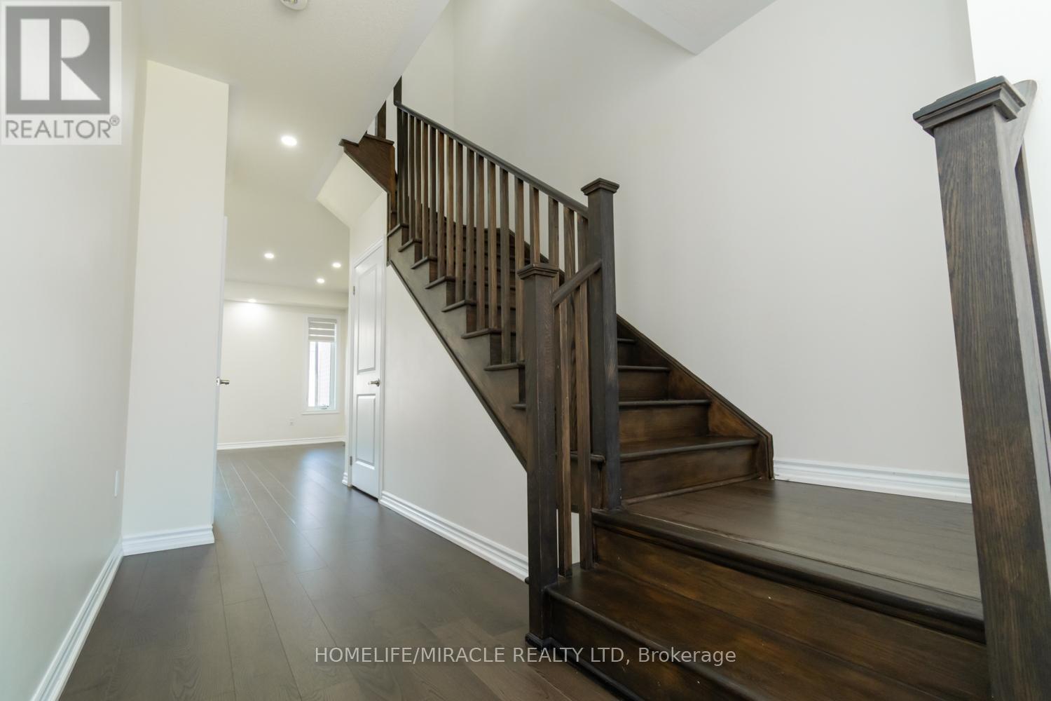 34 Valleybrook Road, Barrie, Ontario  L9J 0L4 - Photo 20 - S13664538