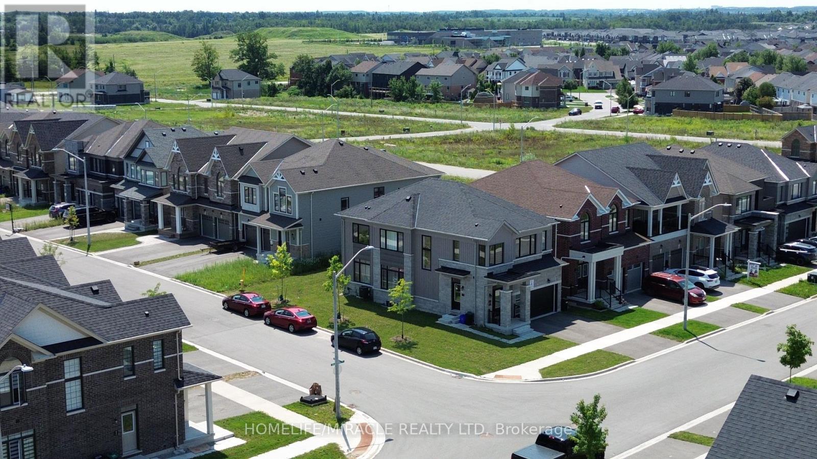 34 Valleybrook Road, Barrie, Ontario  L9J 0L4 - Photo 4 - S13664538