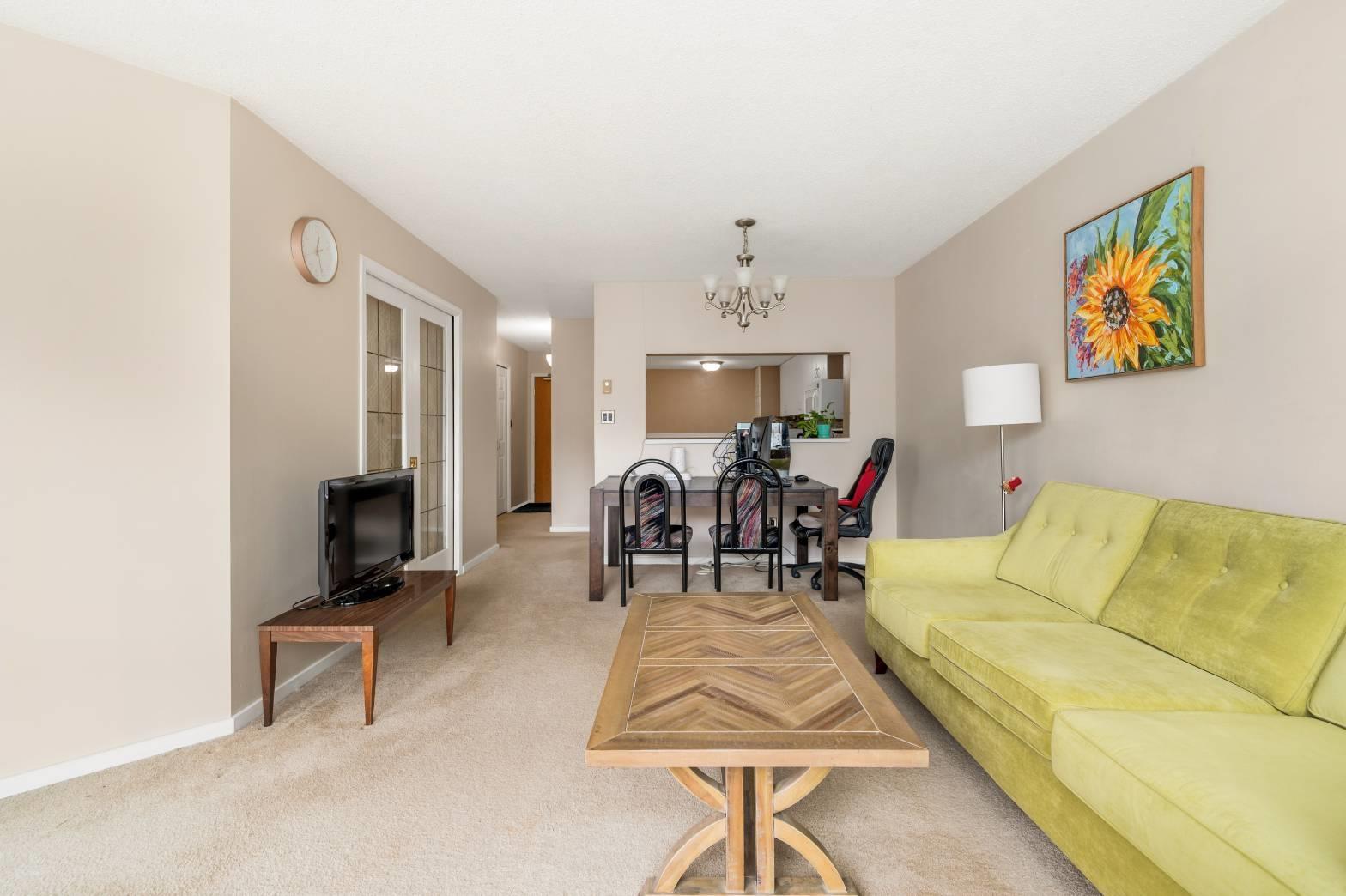 201 14881 103a Avenue, Surrey, British Columbia  V3R 0M5 - Photo 3 - R3147884