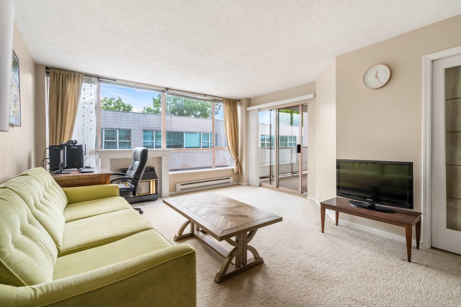 201 14881 103a Avenue, Surrey, British Columbia  V3R 0M5 - Photo 2 - R3147884