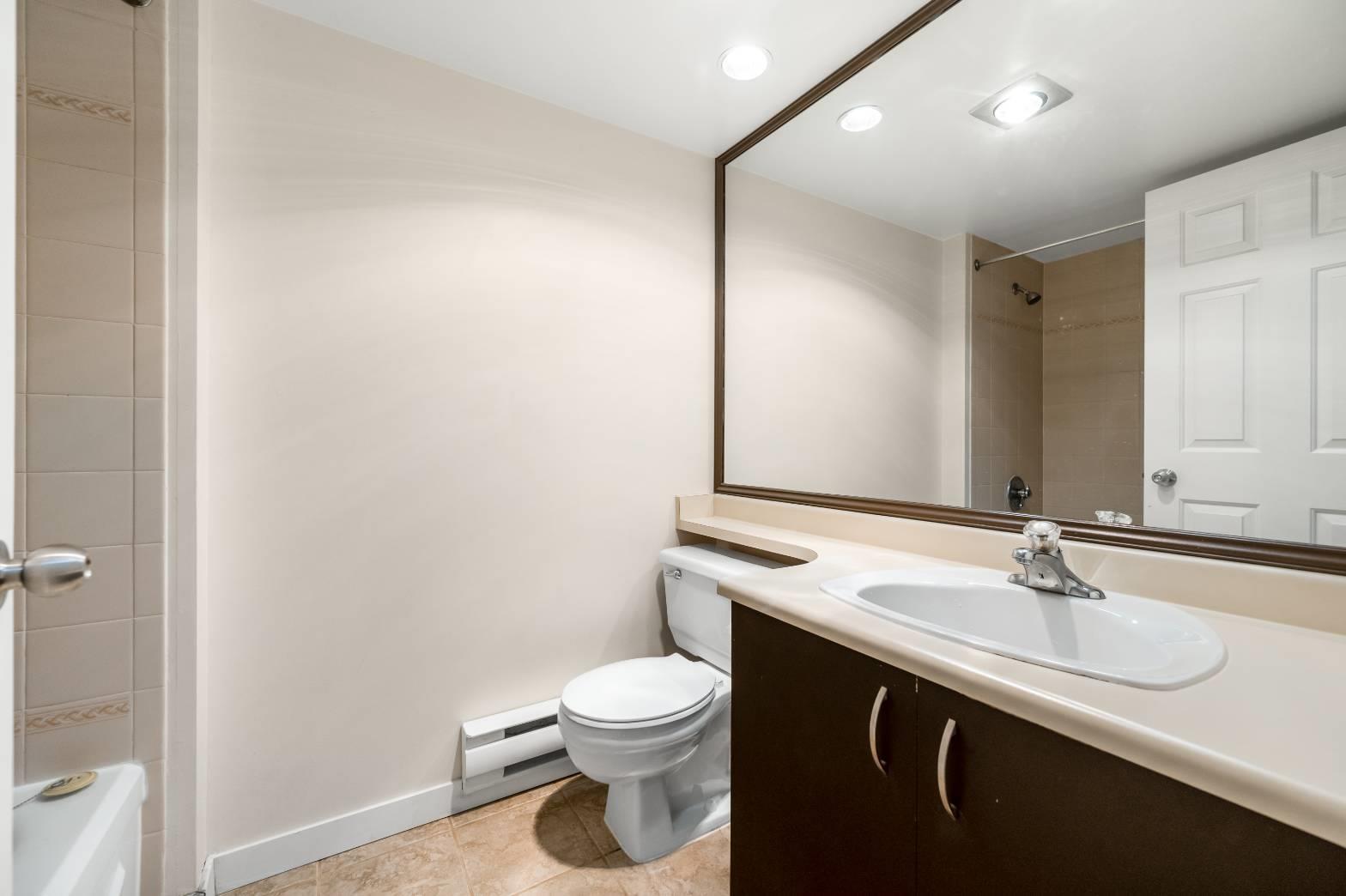 201 14881 103a Avenue, Surrey, British Columbia  V3R 0M5 - Photo 8 - R3147884