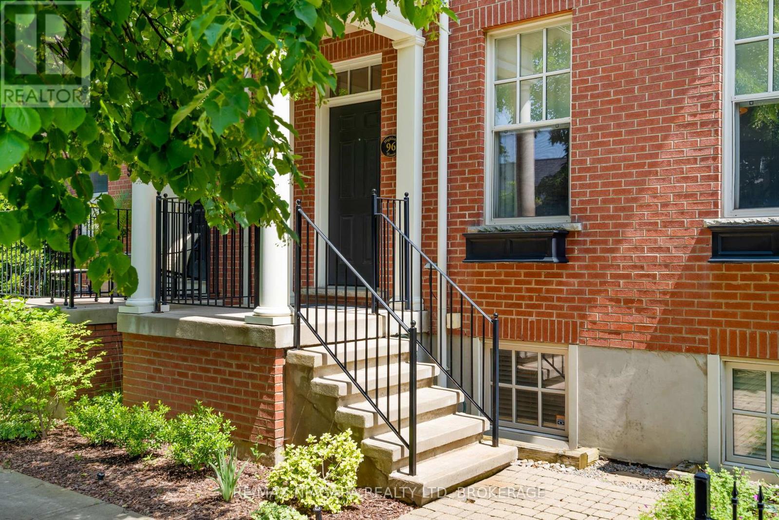 96 Garrison Village Drive, Niagara-On-The-Lake, Ontario  L0S 1J0 - Photo 2 - X13664778
