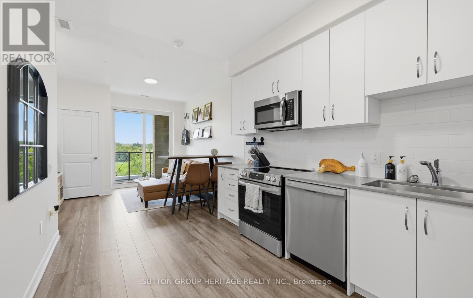 402 - 385 Artic Red Drive, Oshawa, Ontario  L1L 0W9 - Photo 12 - E13664812