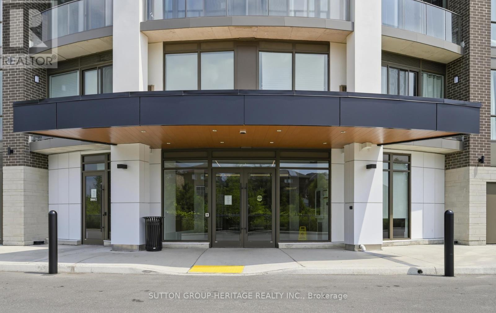 402 - 385 Artic Red Drive, Oshawa, Ontario  L1L 0W9 - Photo 3 - E13664812