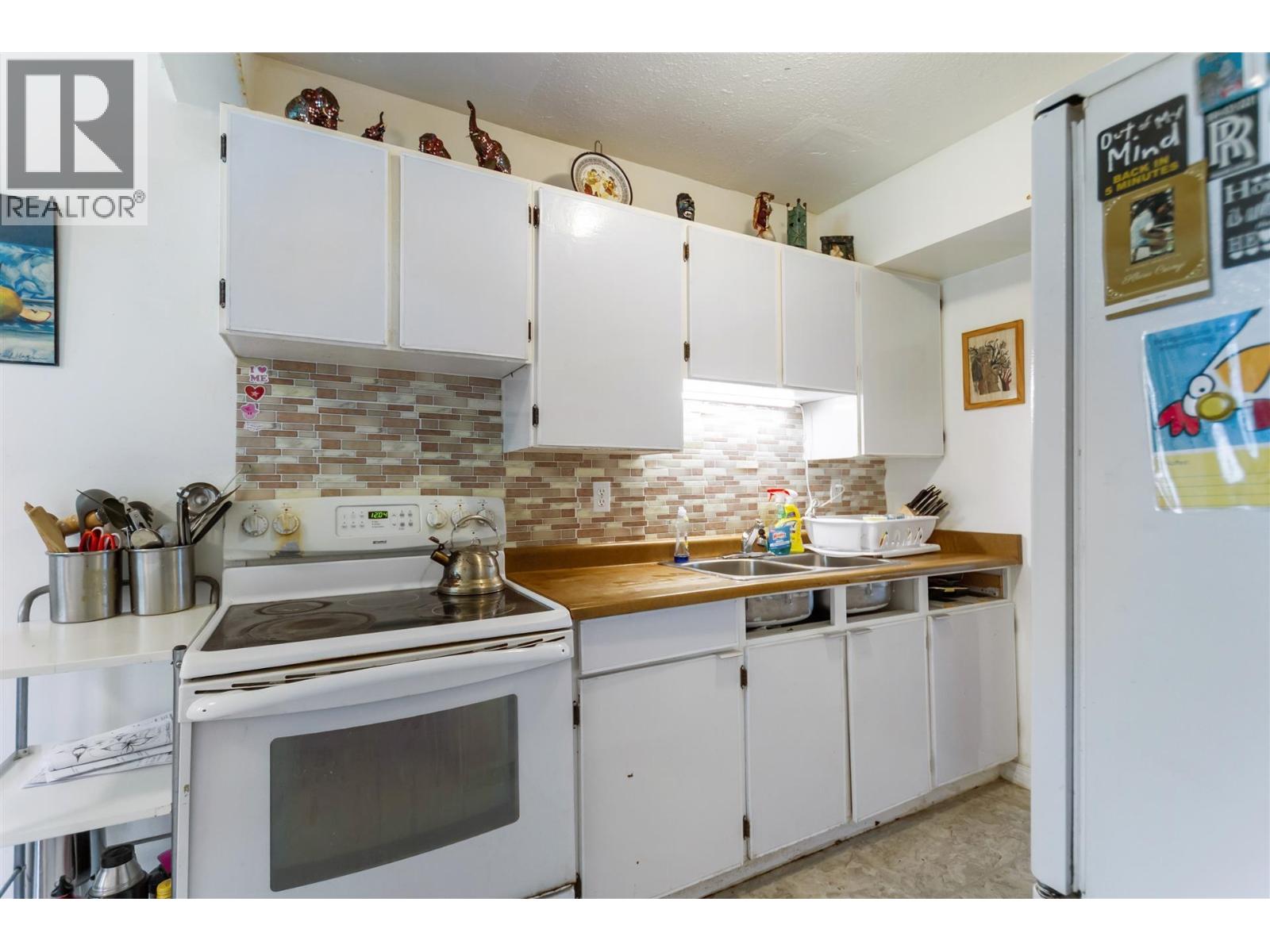 2676 Tretheway Drive, Burnaby, British Columbia  V5B 4R8 - Photo 10 - R3154993
